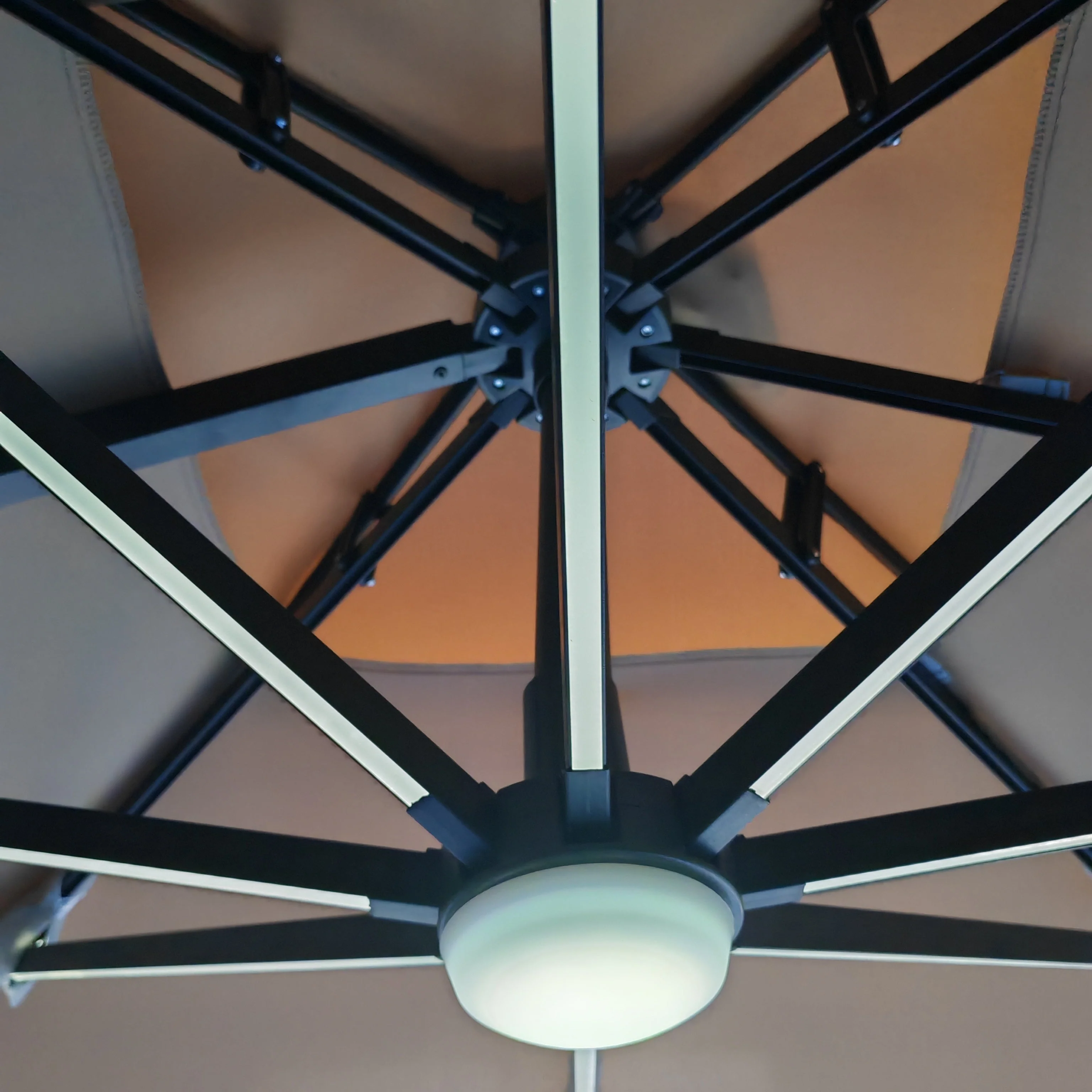 4x3m LED Cantilever Garden Parasol – Solar-Powered LED Lighting - Image 6